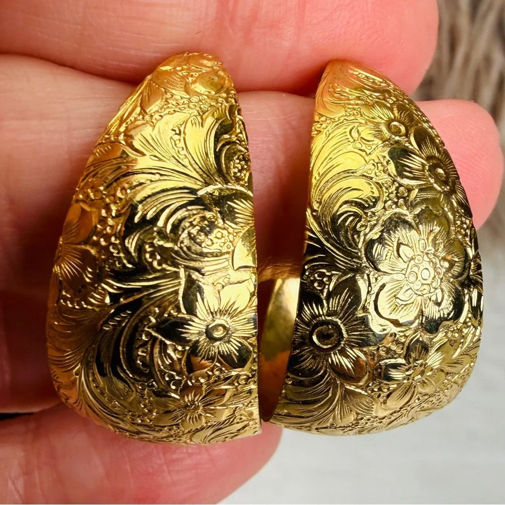Beautiful, lightweight etched, goldtone, wide costume earrings